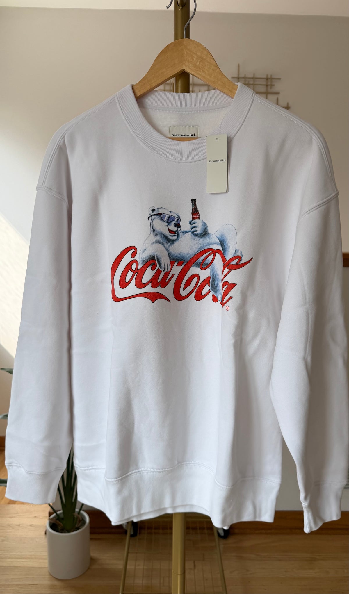 Abercrombie & Fitch x Coca-Cola Polar Bear Graphic Crewneck Sweatshirt – White | Size Medium | New with Tags (originally $80)