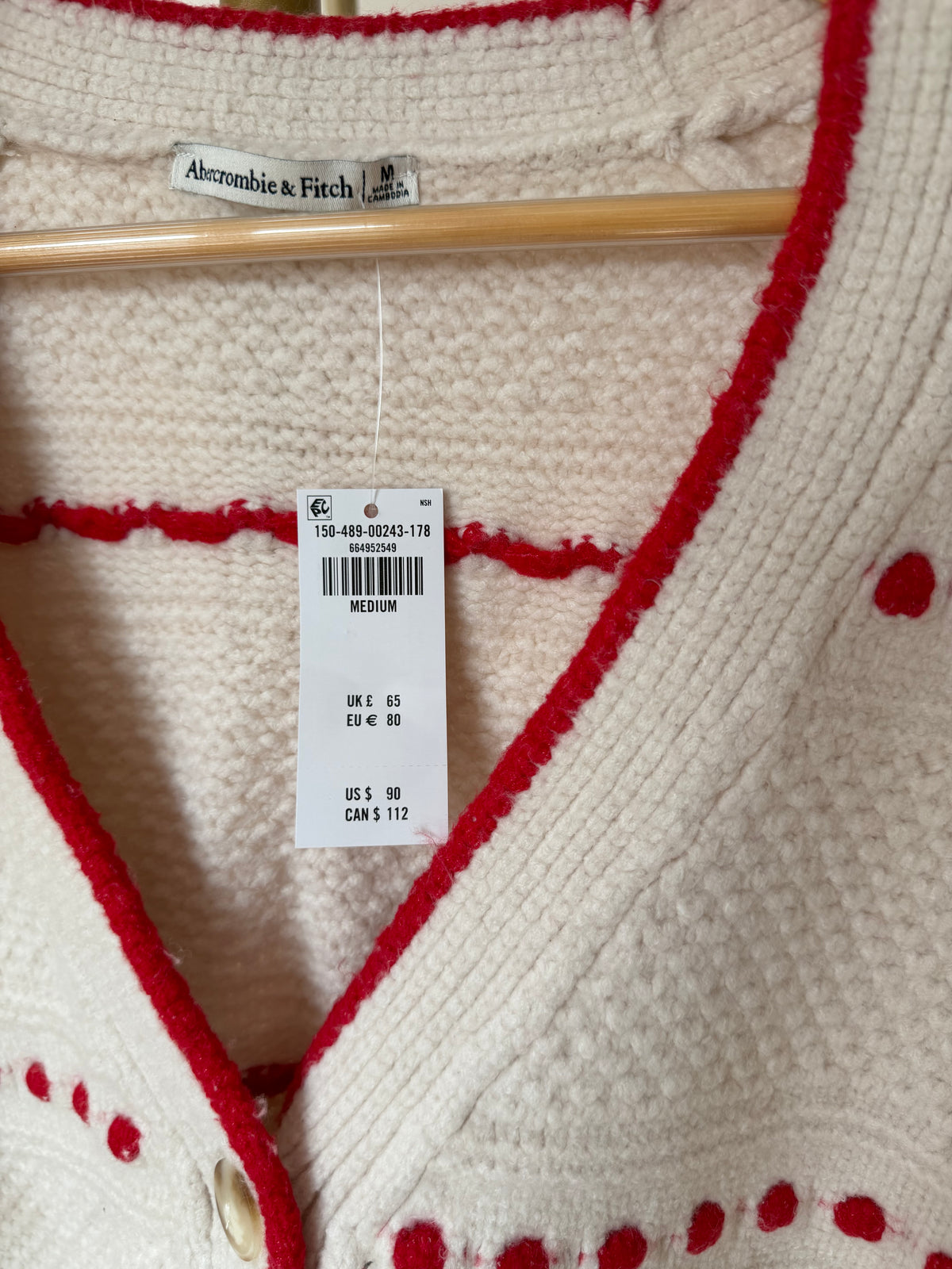 Abercrombie & Fitch Textured Knit Cardigan – Cream with Red Contrast Trim | Size Medium | New with Tags (originally $90)