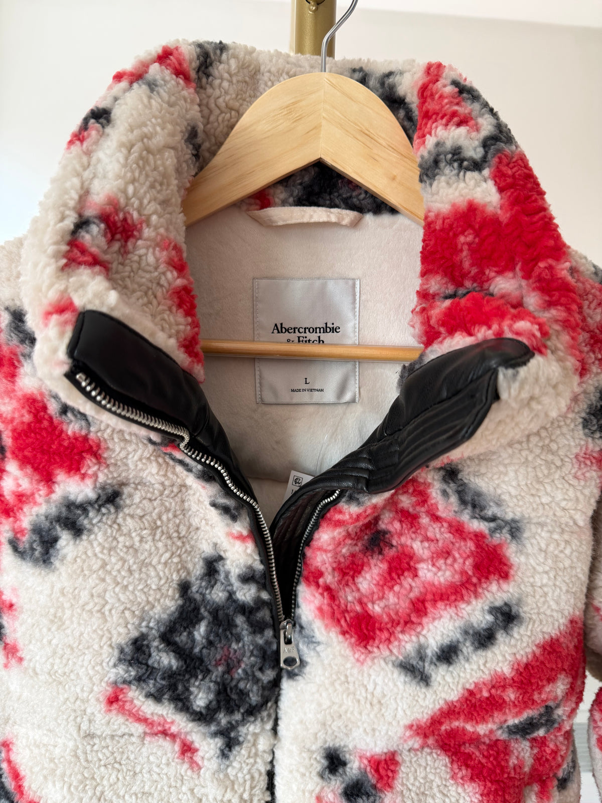 Abercrombie & Fitch Printed Sherpa Fleece Jacket – Cream Multi | Size Large | New with Tags (originally $180)