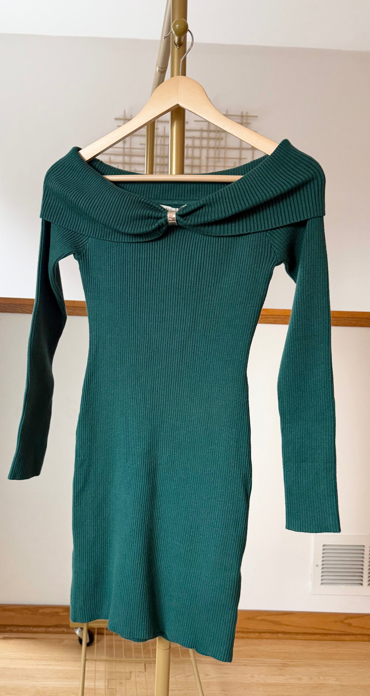 Abercrombie & Fitch Off-the-Shoulder Ribbed Sweater Dress | Emerald Green | Size Medium | New with Tags (Originally $90)
