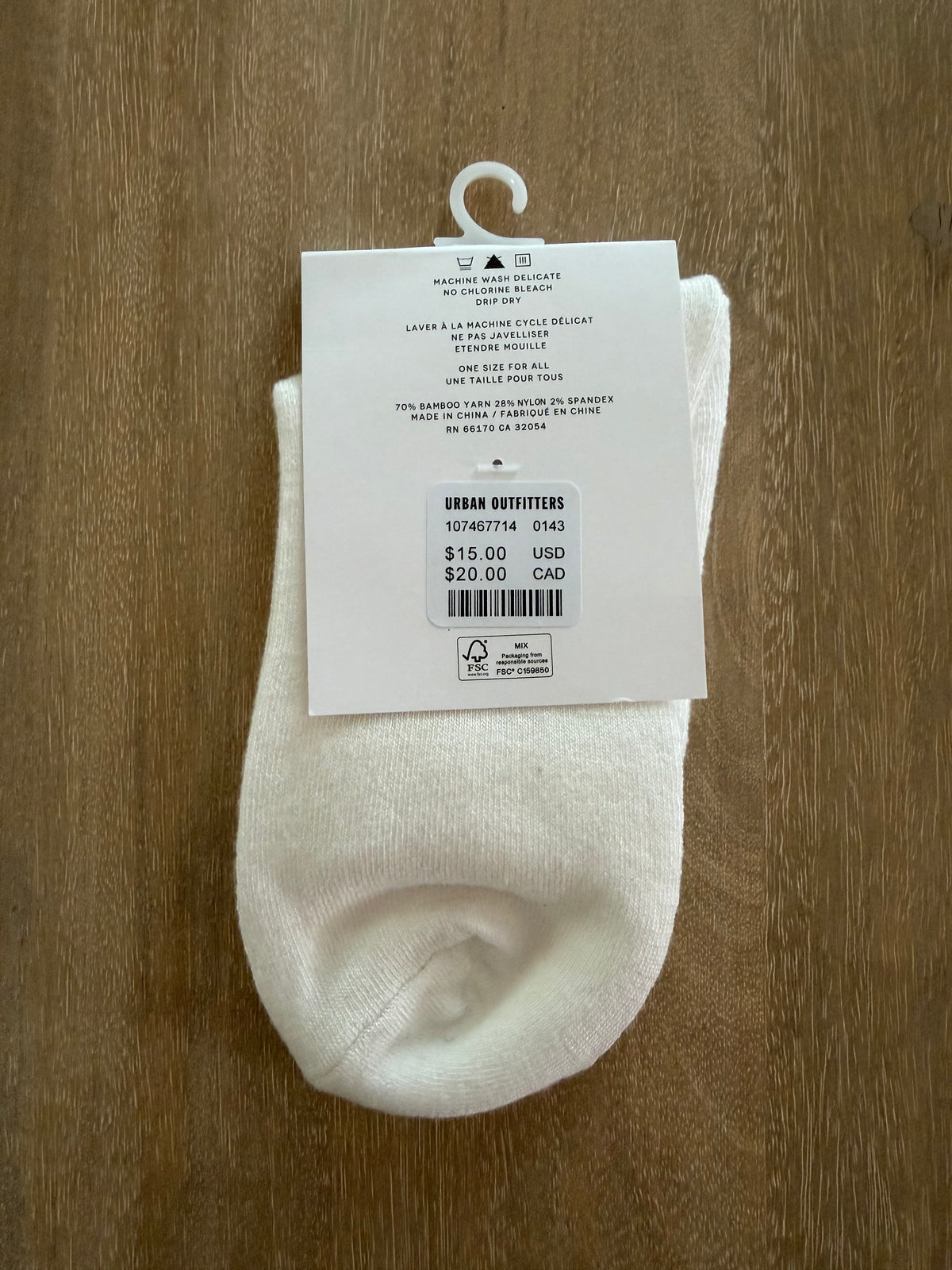 Urban Outfitters Ivy Icon Crew Socks | Daisy | One Size